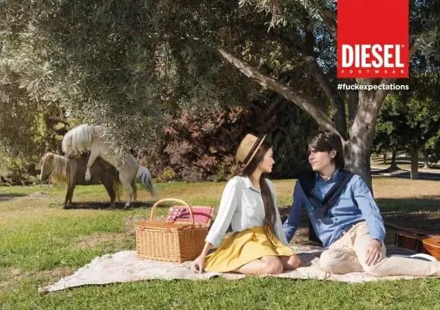 抱着学习的心,看 Diesel 这些年做的“性启蒙”广告【海报合集】 图片