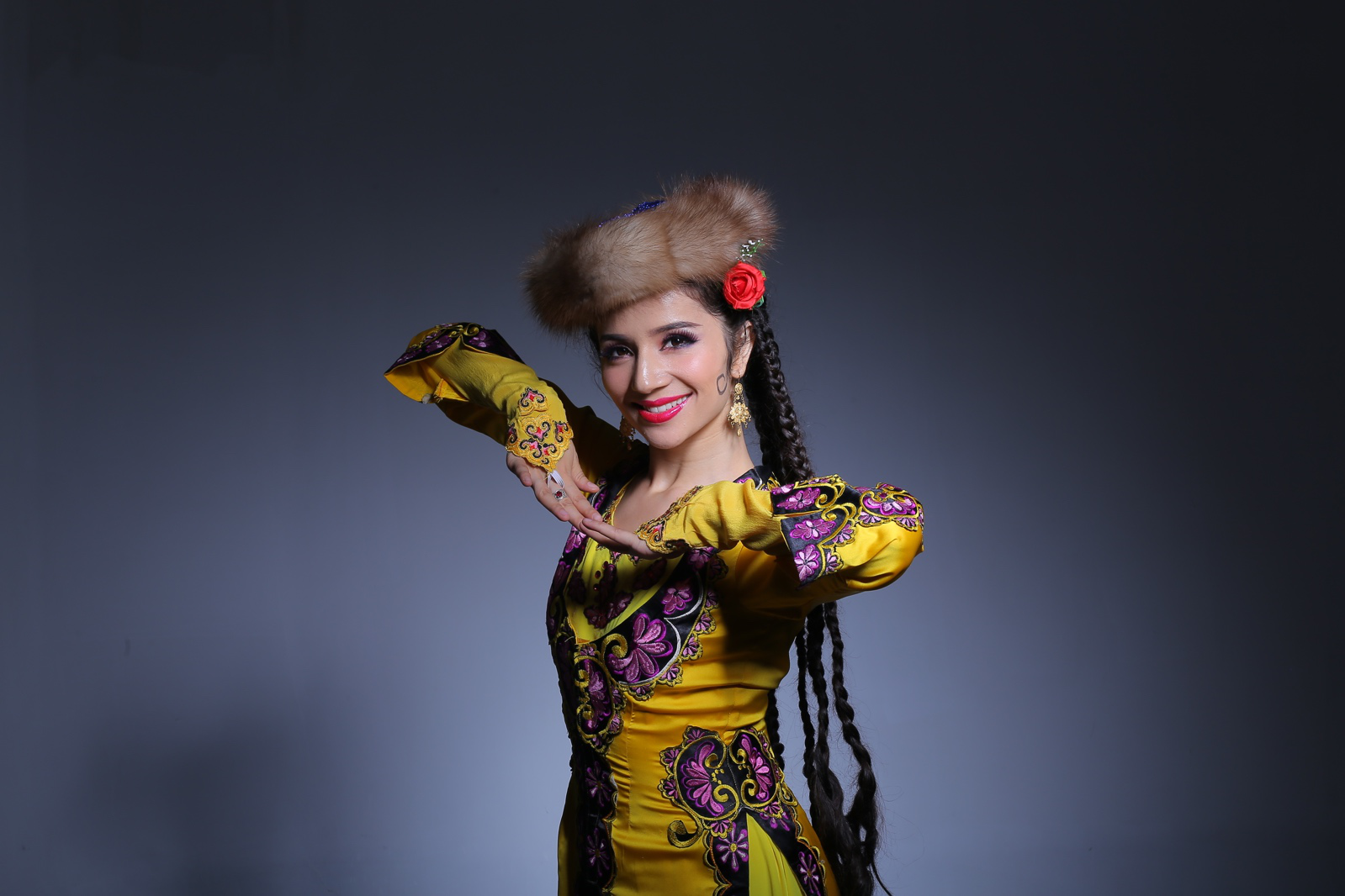 新疆歌手玉米提图片