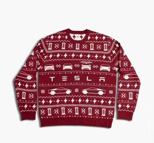 爱整活的特斯拉出圣诞毛衣，网友：推特员工穿了能免裁员吗？