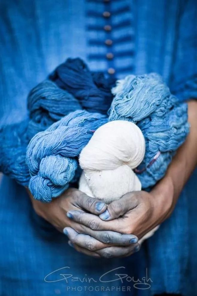 【树舍出品】不会撞衫的美衣丨用板蓝根diy你的独一无二 扎染真的很美